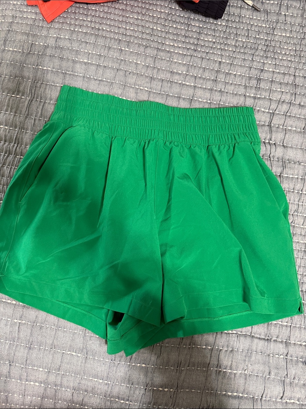 NWOT ATHLETA Women's Elastic Waist Green Athletic Shorts